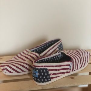 Brand new, never worn Toms